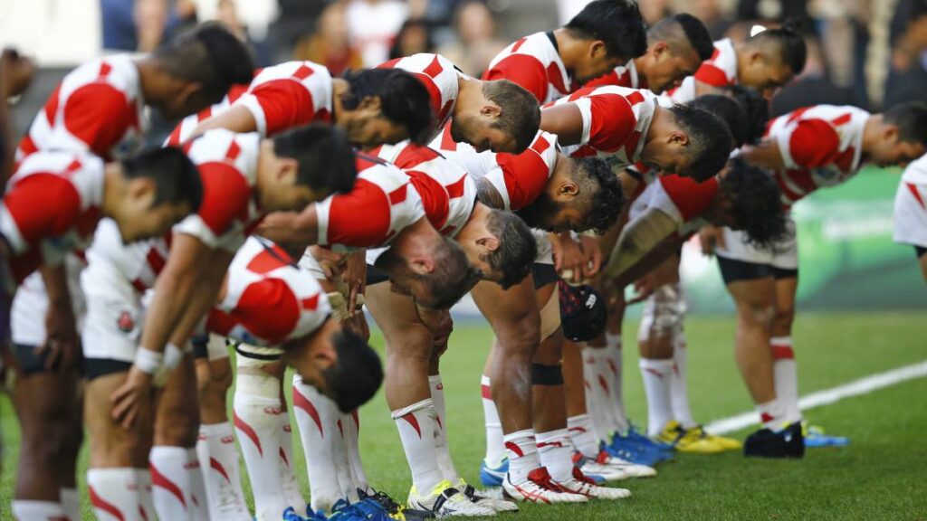 bowing-japan-rugby