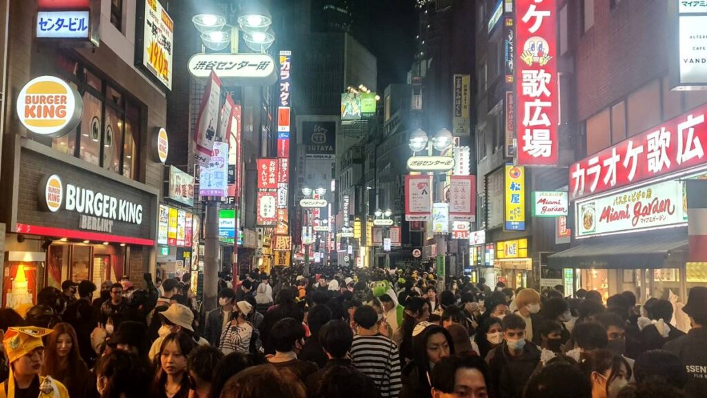 crowd-shibuya