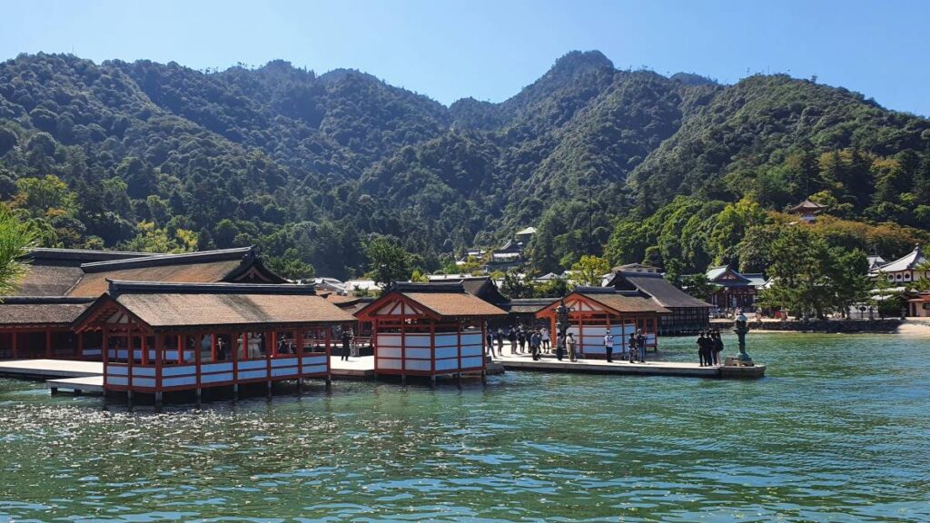 itsukushima-shrine