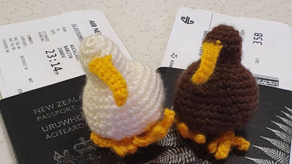 passport-two-kiwis