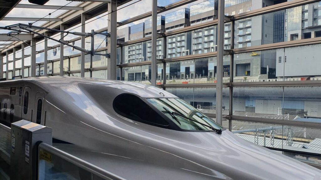 shinkansen-bullet-train