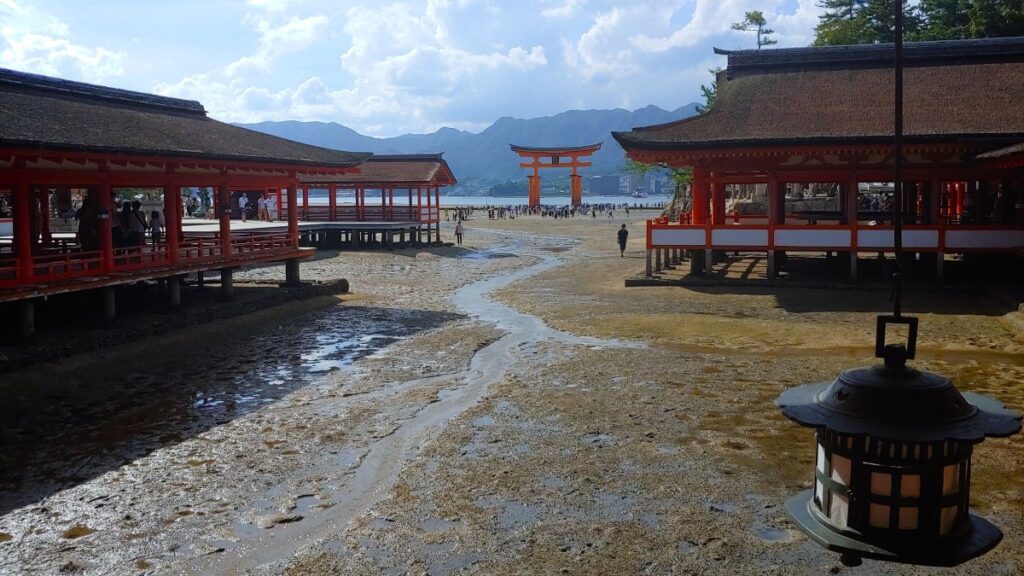 itsukushima-shrine-at-low-tide