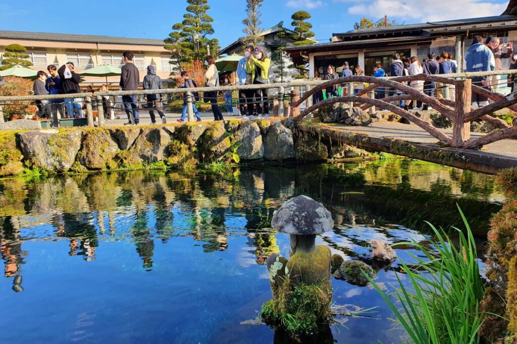 oshino-hakkai-pond